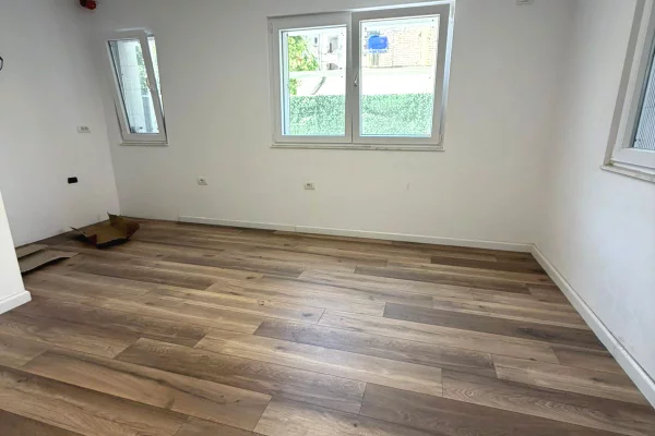 Shtepi ne shitje Apartament ne Tirane, 1+1, Mobilimi Bosh, pa mobiluar, Pagesa 13,000,000  Leke.