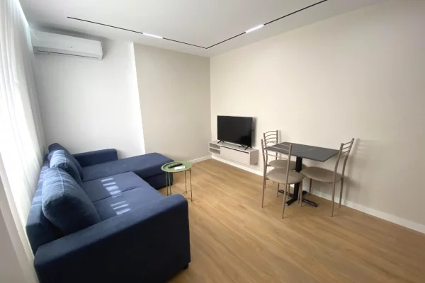 🏡 APARTAMENT 1+1 NË SHITJE – PRANË SHKOLLËS SË BALETIT