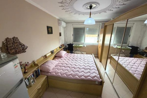 Shtepi ne shitje Apartament ne Tirane, 2+1, Mobilimi E mobiluar, Pagesa 160,000  Euro.