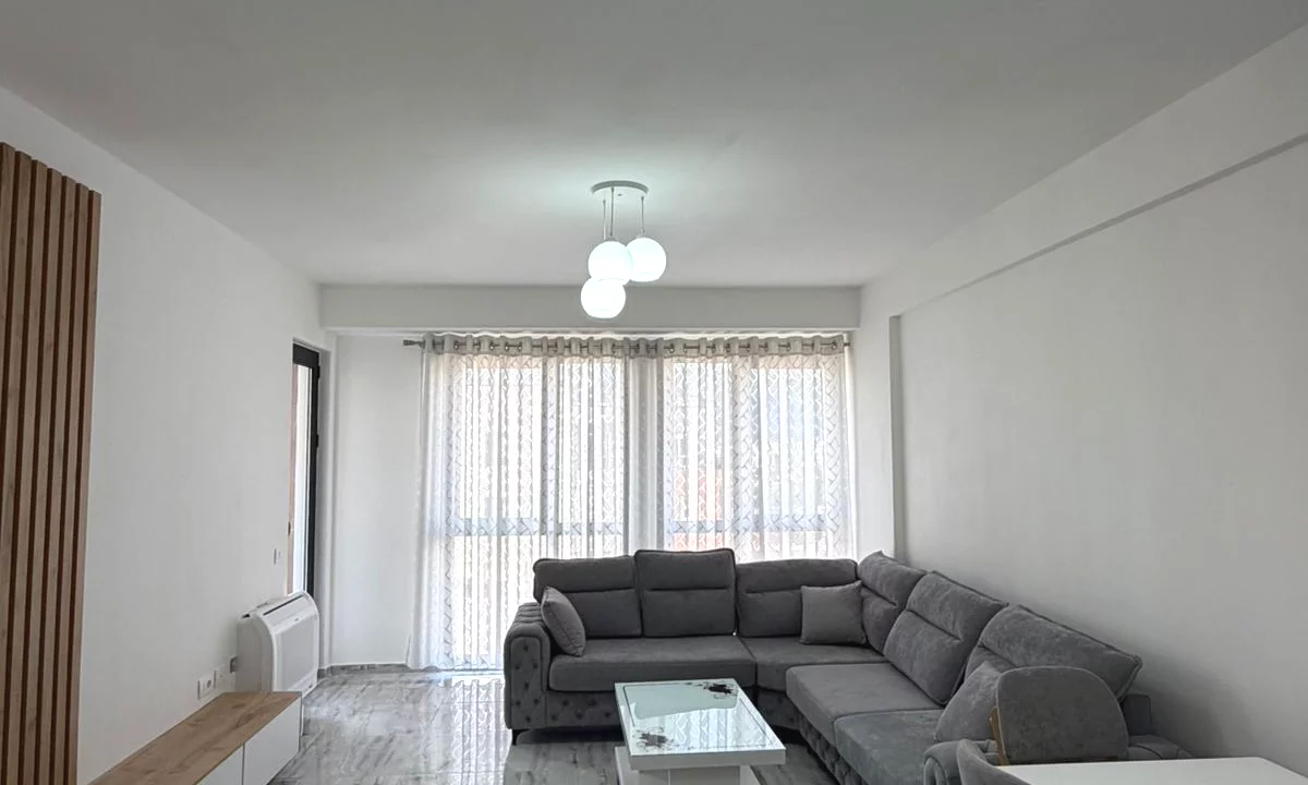 Shtepi me qera Apartament ne Tirane, 1+1, Mobilimi E mobiluar, Pagesa 500  Euro.