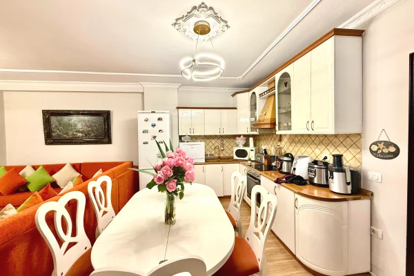 Shtepi me qera Apartament ne Tirane, 2+1, Mobilimi E mobiluar, Pagesa 100,000  Leke.