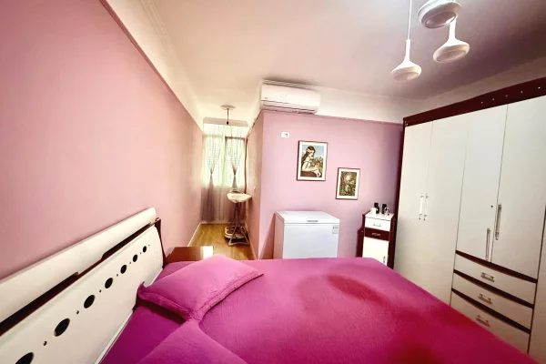 Shtepi me qera Apartament ne Tirane, 2+1, Mobilimi E mobiluar, Pagesa 100,000  Leke.
