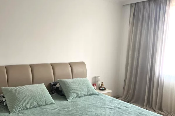 Shtepi ne shitje Apartament ne Tirane, 2+1, Mobilimi E mobiluar, Pagesa 138,500  Euro.