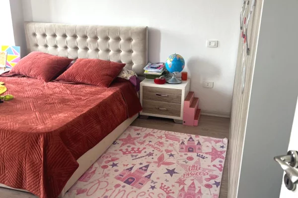 Shtepi ne shitje Apartament ne Tirane, 2+1, Mobilimi E mobiluar, Pagesa 138,500  Euro.
