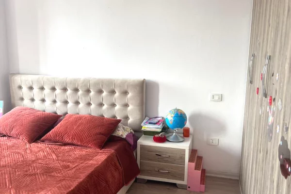 Shtepi ne shitje Apartament ne Tirane, 2+1, Mobilimi E mobiluar, Pagesa 138,500  Euro.