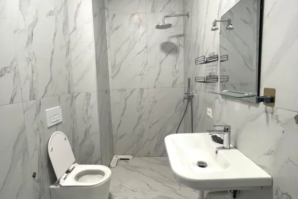 Shtepi ne shitje Apartament ne Tirane, 1+1, Mobilimi Pjeserisht e mobiluar, Pagesa 120,000  Euro.