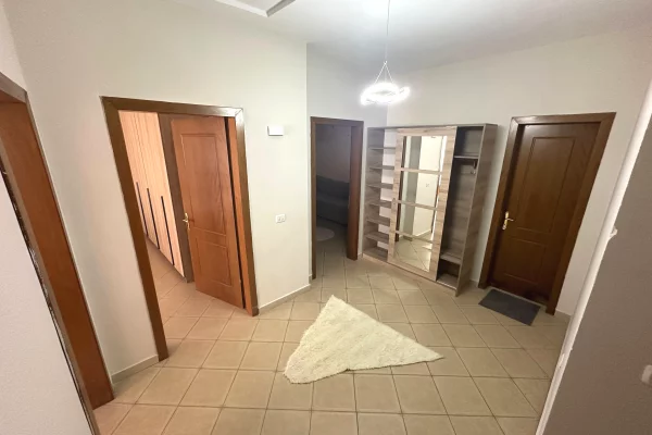 Shtepi ne shitje Apartament ne Tirane, 2+1, Mobilimi E mobiluar, Pagesa 130,000  Euro.