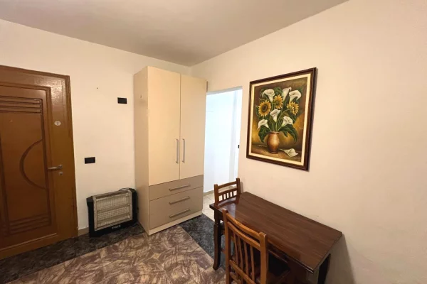 Shtepi me qera Apartament ne Tirane, Garsoniere, Mobilimi E mobiluar, Pagesa 30,000  Leke.