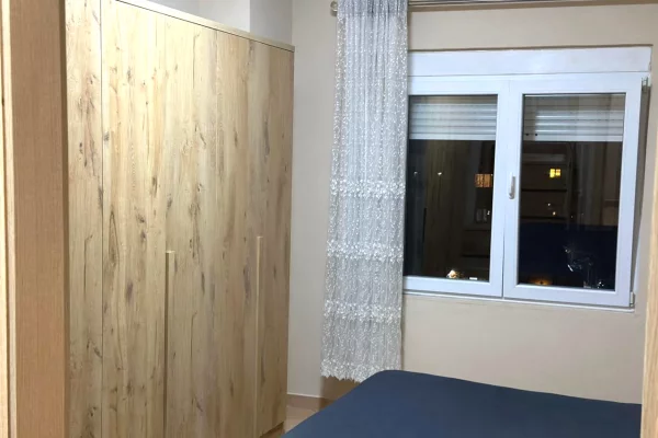 Shtepi me qera Apartament ne Tirane, 1+1, Mobilimi E mobiluar, Pagesa 40,000  Leke.