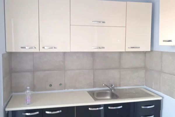 Shtepi ne shitje Apartament ne Tirane, 1+1, Mobilimi E mobiluar, Pagesa 9,000,000  Leke.