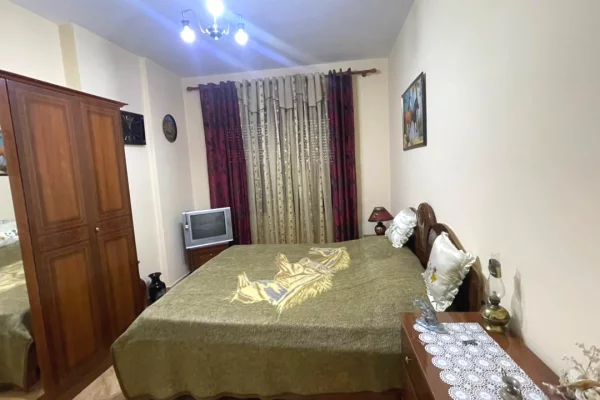 Shtepi me qera Apartament ne Tirane, 2+1, Mobilimi E mobiluar, Pagesa 50,000  Leke.