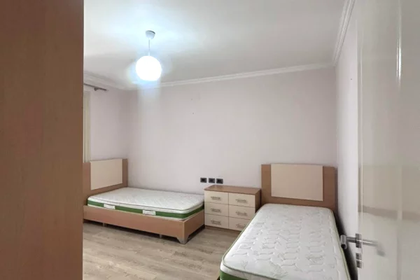 Shtepi ne shitje Apartament ne Tirane, 2+1, Mobilimi E mobiluar, Pagesa 160,000  Euro.
