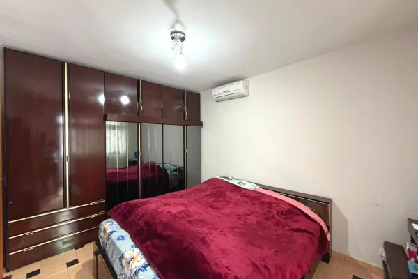 Shtepi ne shitje Apartament ne Tirane, 2+1, Mobilimi E mobiluar, Pagesa 130,000  Euro.