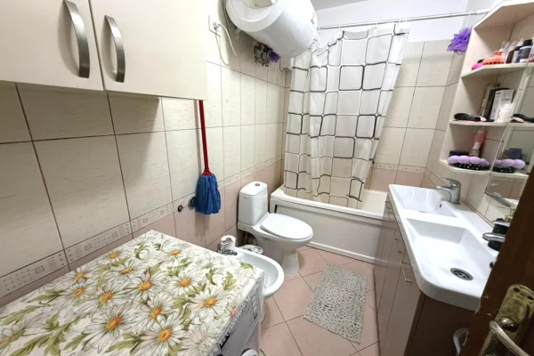 Shtepi ne shitje Apartament ne Tirane, 2+1, Mobilimi E mobiluar, Pagesa 130,000  Euro.