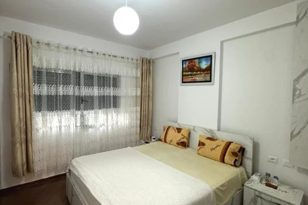 Shtepi ne shitje Apartament ne Tirane, 1+1, Mobilimi E mobiluar, Pagesa 135,000  Euro.