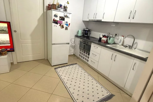 Shtepi ne shitje Apartament ne Tirane, 1+1, Mobilimi E mobiluar, Pagesa 120,000  Euro.