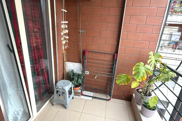 Shtepi ne shitje Apartament ne Tirane, 1+1, Mobilimi E mobiluar, Pagesa 120,000  Euro.
