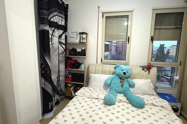 Shtepi ne shitje Apartament ne Tirane, 1+1, Mobilimi E mobiluar, Pagesa 120,000  Euro.