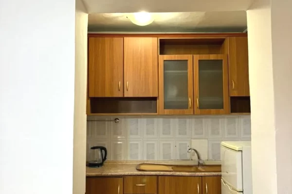Shtepi ne shitje Apartament ne Tirane, 1+1, Mobilimi E mobiluar, Pagesa 8,800,000  Leke.
