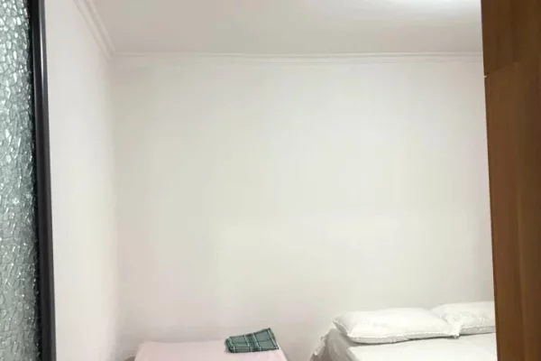 Shtepi ne shitje Apartament ne Tirane, 1+1, Mobilimi E mobiluar, Pagesa 8,800,000  Leke.