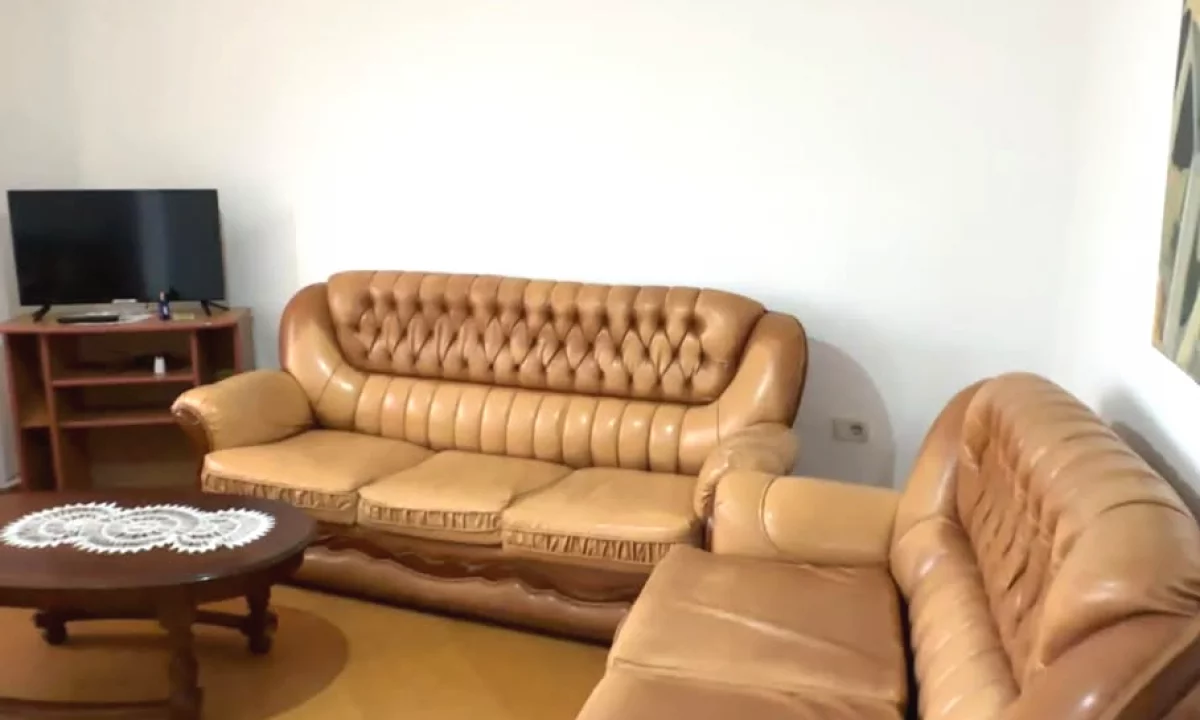 Shtepi ne shitje Apartament ne Tirane, 1+1, Mobilimi E mobiluar, Pagesa 8,800,000  Leke.