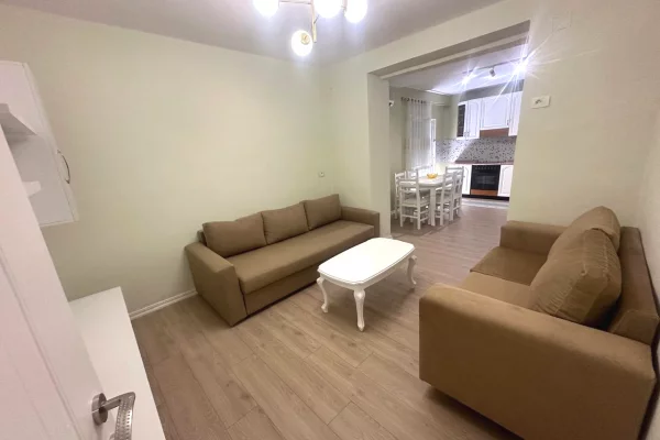 Shtepi me qera 3+1 ne Tirane - 60,000 Leke