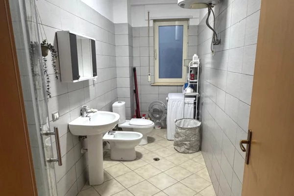 Shtepi me qera Apartament ne Tirane, 1+1, Mobilimi E mobiluar, Pagesa 600  Euro.