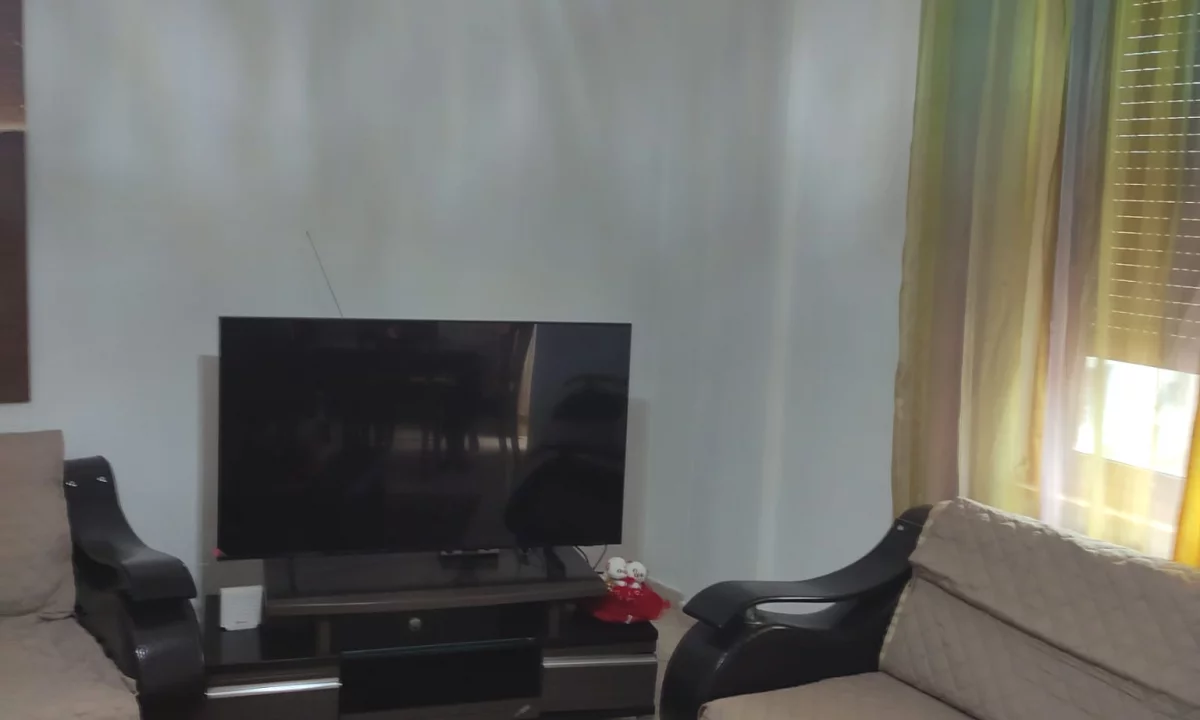 Shtepi me qera Apartament ne Tirane, 2+1, Mobilimi E mobiluar, Pagesa 650  Euro.
