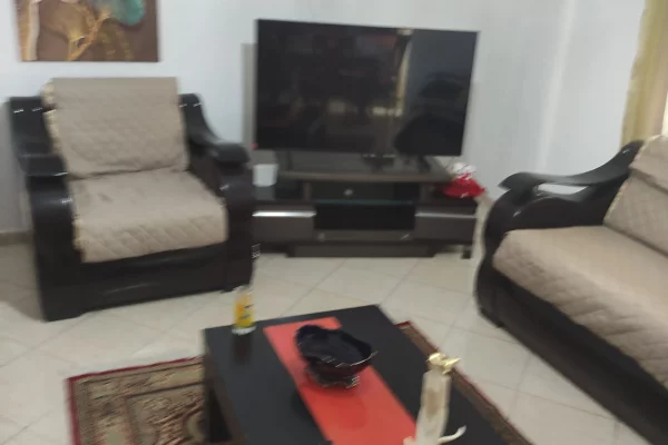 Shtepi me qera Apartament ne Tirane, 2+1, Mobilimi E mobiluar, Pagesa 650  Euro.