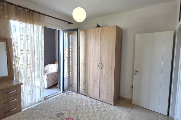 Shtepi ne shitje Apartament ne Tirane, 2+1, Mobilimi E mobiluar, Pagesa 50,000  Leke.