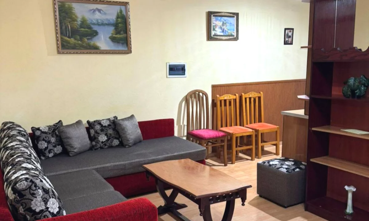 Shtepi me qera Apartament ne Tirane, 2+1, Mobilimi E mobiluar, Pagesa 60,000  Leke.
