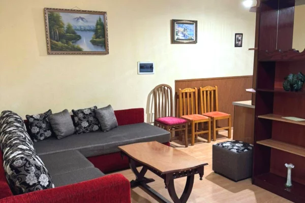 Shtepi me qera Apartament ne Tirane, 2+1, Mobilimi E mobiluar, Pagesa 60,000  Leke.