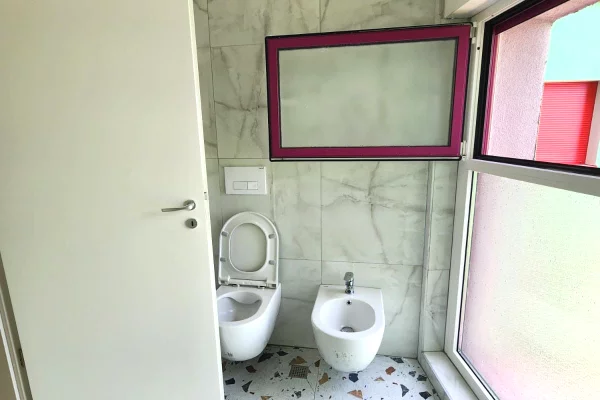 Shtepi ne shitje Apartament ne Tirane, Garsoniere, Mobilimi E mobiluar, Pagesa 63,999  Euro.