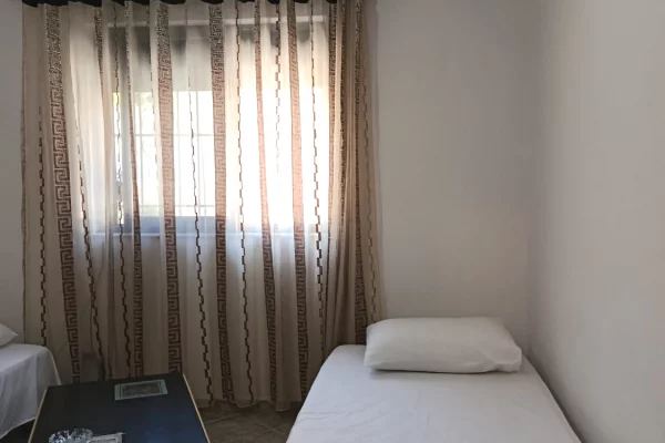 Shtepi me qera Apartament ne Tirane, 1+1, Mobilimi E mobiluar, Pagesa 35,000  Leke.