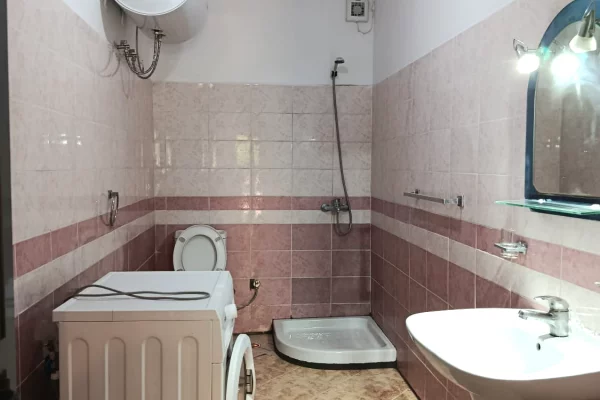 Shtepi me qera Apartament ne Tirane, 1+1, Mobilimi E mobiluar, Pagesa 35,000  Leke.