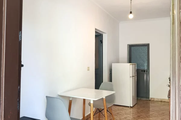 Shtepi me qera Apartament ne Tirane, 1+1, Mobilimi E mobiluar, Pagesa 35,000  Leke.