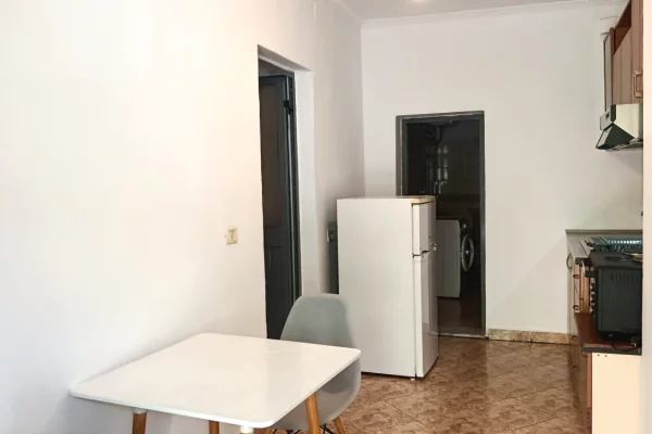 Shtepi me qera 1+1 ne Tirane - 35,000 Leke