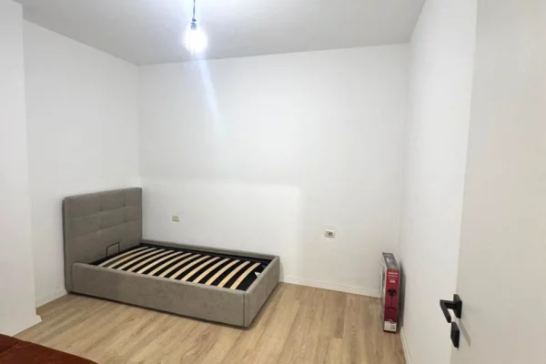 Shtepi ne shitje Apartament ne Tirane, 2+1, Mobilimi E mobiluar, Pagesa 140,000  Euro.