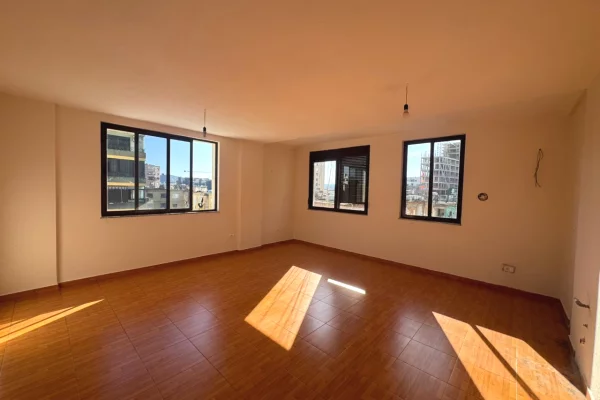 Shtepi ne shitje 2+1 ne Tirane - 130,000 Euro