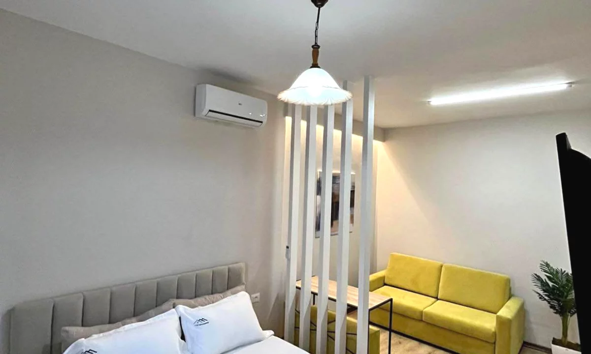 Shtepi ne shitje Apartament ne Tirane, Garsoniere, Mobilimi E mobiluar, Pagesa 110,000  Euro.