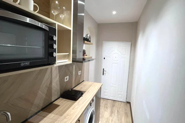 Shtepi ne shitje Apartament ne Tirane, Garsoniere, Mobilimi E mobiluar, Pagesa 110,000  Euro.