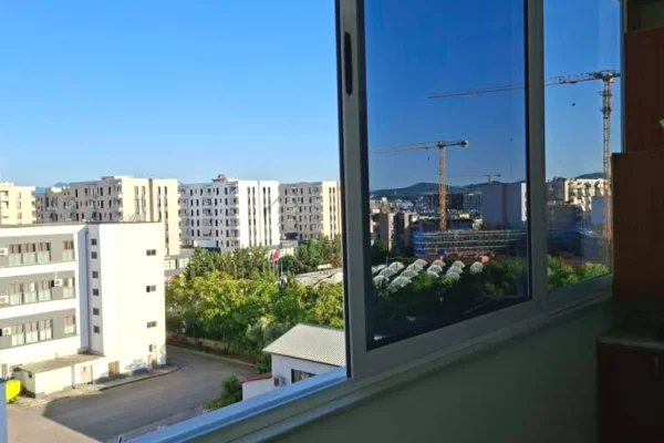 Shtepi ne shitje Apartament ne Tirane, 1+1, Mobilimi E mobiluar, Pagesa 125,000  Euro.