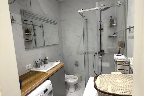 Shtepi me qera Apartament ne Tirane, 1+1, Mobilimi E mobiluar, Pagesa 50,000  Leke.