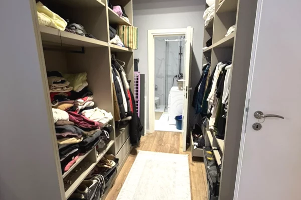 Shtepi me qera Apartament ne Tirane, 1+1, Mobilimi E mobiluar, Pagesa 50,000  Leke.
