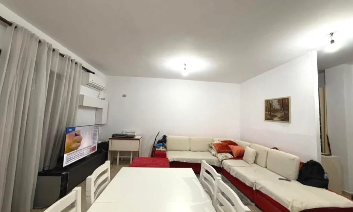 Shtepi ne shitje Apartament ne Tirane, 2+1, Mobilimi E mobiluar, Pagesa 170,000  Euro.