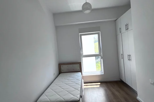 Shtepi ne shitje Apartament ne Tirane, 2+1, Mobilimi E mobiluar, Pagesa 134,000  Euro.