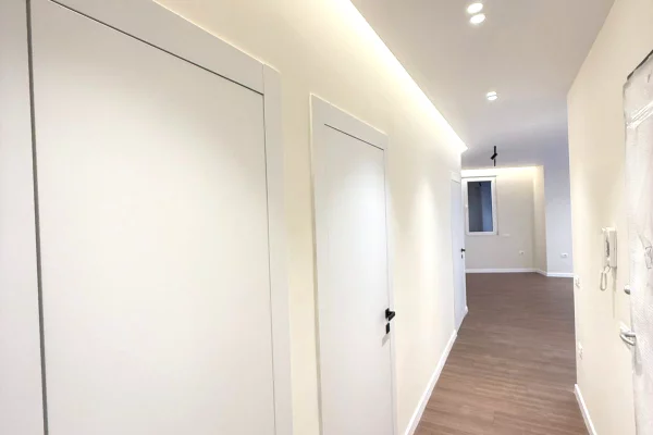 Shtepi ne shitje Apartament ne Tirane, 2+1, Mobilimi Bosh, pa mobiluar, Pagesa 18,500,000  Leke.