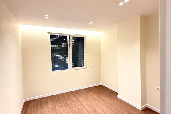 Shtepi ne shitje Apartament ne Tirane, 2+1, Mobilimi Bosh, pa mobiluar, Pagesa 18,500,000  Leke.