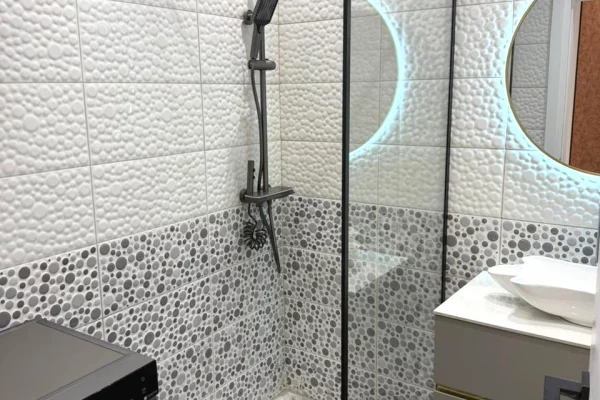 Shtepi ne shitje Apartament ne Tirane, 2+1, Mobilimi E mobiluar, Pagesa 16,500,000  Leke.
