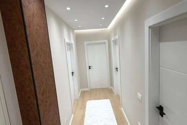 Shtepi ne shitje Apartament ne Tirane, 2+1, Mobilimi E mobiluar, Pagesa 16,500,000  Leke.